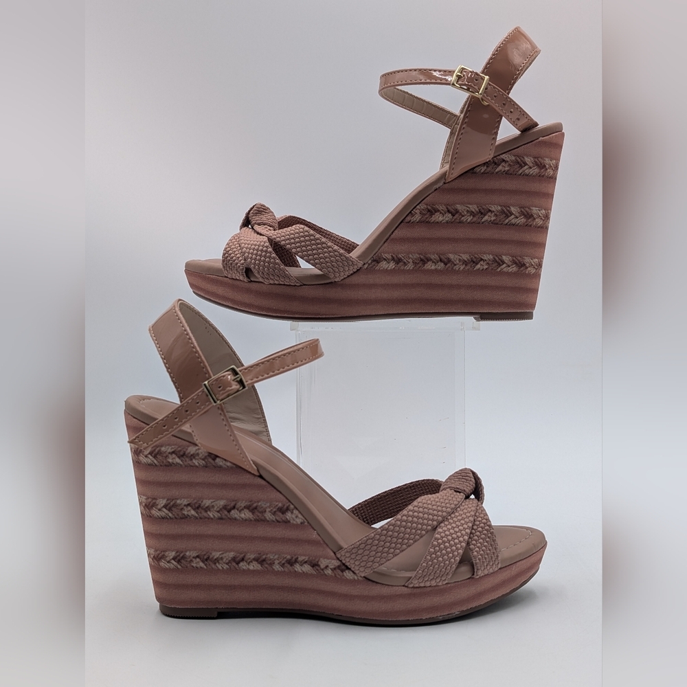 NEW Moleca Wedge Platform Sandals Women Size US 8 /EU 39 Nude/Pink Gold Buckles - Picture 10 of 17